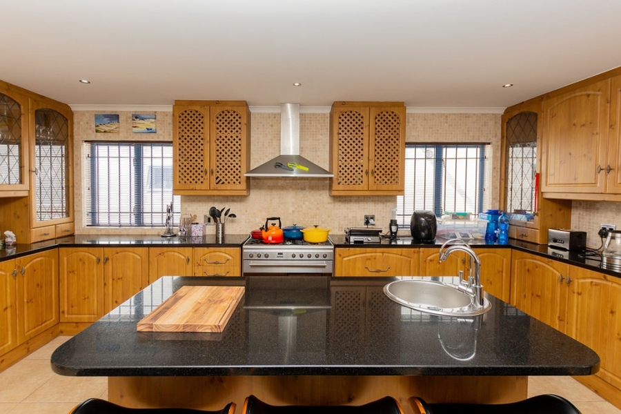 4 Bedroom Property for Sale in Blue Lagoon Western Cape